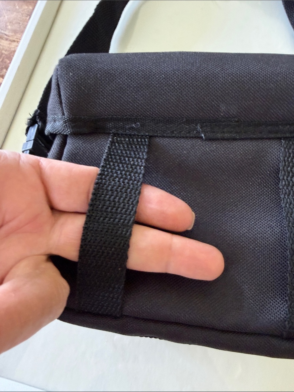 Kodak Vintage 1989 Black Camera Bag with Gold Logo - Picture 4 of 11